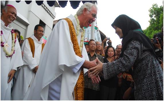 Mayoritas Muslim Indonesia Jadi Minoritas dan Terjajah Secara Aqidah