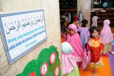 Kemendikbud & DMI Kembangkan Pendidikan Anak Usia Dini Berbasis Masjid