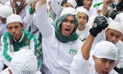 Tak Berizin,FPI Bubarkan Kontes 