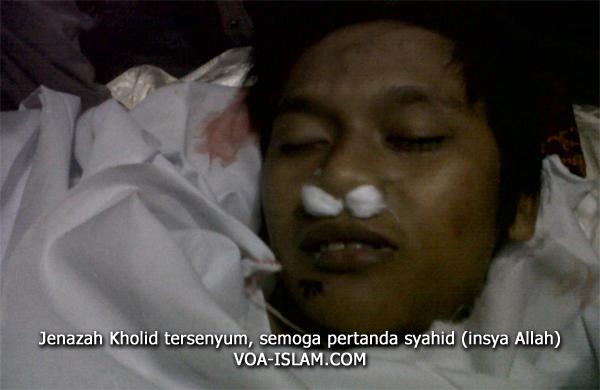 Istri Kholid: Suami Saya Syahid, Darahnya Masih Mengalir dan Tersenyum