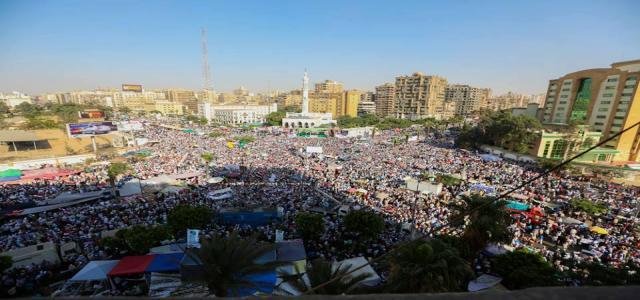 Jutaan Pendukung Presiden Mohamad Mursi Menghadapi Oposisi
