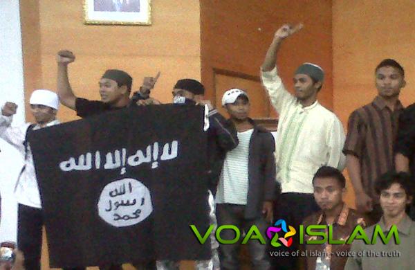 Solidaritas Suriah, Muslim Ambon Kibarkan Bendera Daulah Islam Iraq