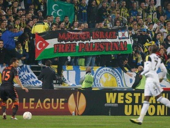 Polisi Rusia Tahan dan Pukuli 70 Muslim Moscow Karena Spanduk Mendukung Palestina