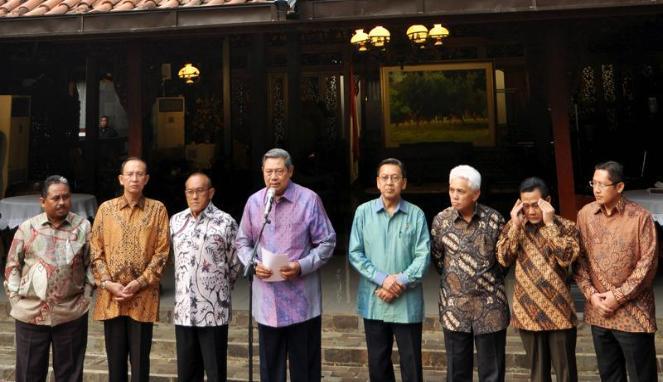 Mimpi Presiden Dengan Sandal Jepit dan Baju Compang-Camping