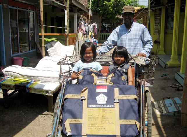 Inspiratif: Seperti Inilah Ikhtiar dan Doa Tukang Becak Naik Haji