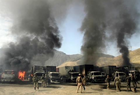 Taliban Serang Pangkalan NATO di Timur Afghanistan, Hancurkan 37 Truk