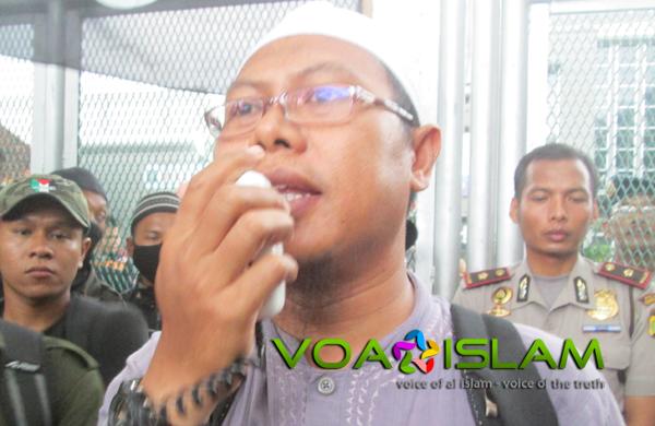 Preman Ambon ke Jakarta Cari Duit, Mujahid Datang ke Ambon Cari Syahid