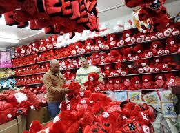 Inilah Keburukan Budaya Orang Kafir tentang Perayaan Valentine's Day