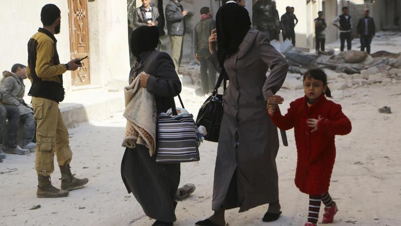Pejuang Islam Suriah Beri Tenggat Waktu 2 Hari Bagi Para Wanita Untuk Berjilbab
