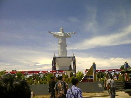 SBY Resmikan Patung Yesus Setinggi 30 Meter di Pulau Mansinam Papua