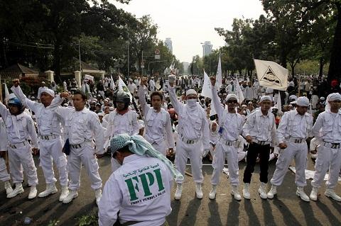 FPI Melakukan Aksi Demo Menolak Ahok Menjadi Gubernur DKI Jakarta