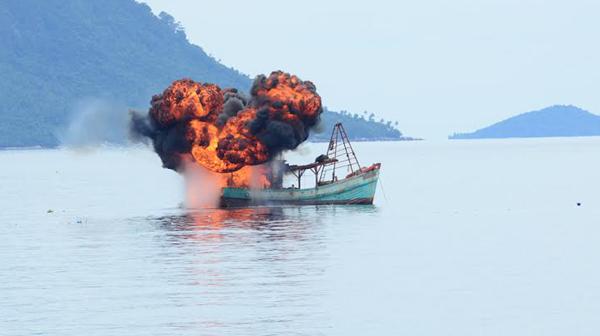 Penembakan Kapal Nelayan Asing Hanya Untuk Pencitraan Jokowi 