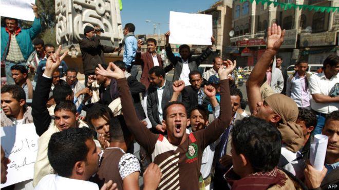 Ribuan Muslim Yaman Menentang Pemberontak Syi'ah Houthi
