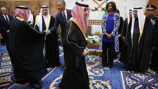 Michele Tak Berkerudung Saat Bertemu Raja Arab Saudi Salman