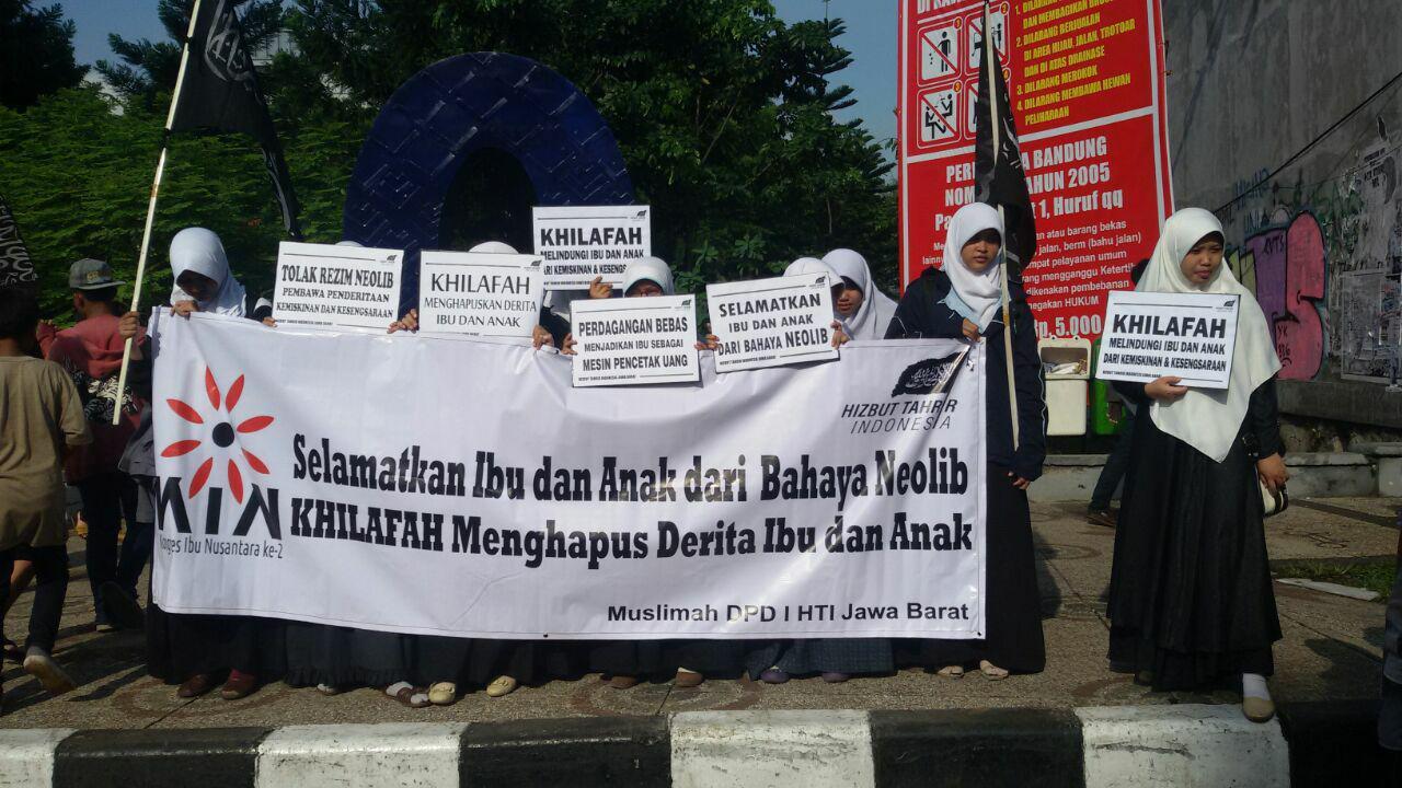 LKM HTI Gelar Kampanye Call For Khilafah di CFD Bandung