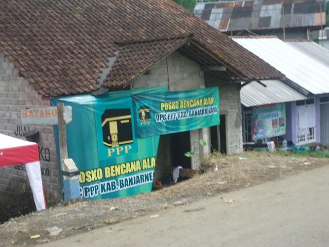 Longsor di Tanah Banjarnegara: Tatkala Bencana Berubah Menjadi Ajang Pamer Bendera Partai