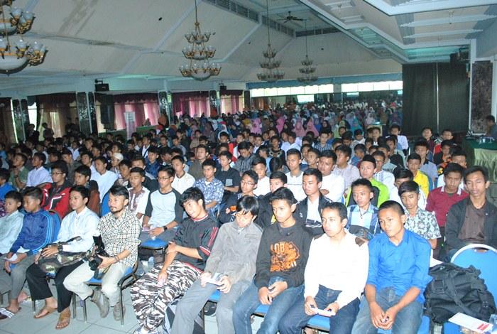 600 Pelajar  Se-Bandung Raya Komitmen untuk Jalankan 'Bunga Dakwah'