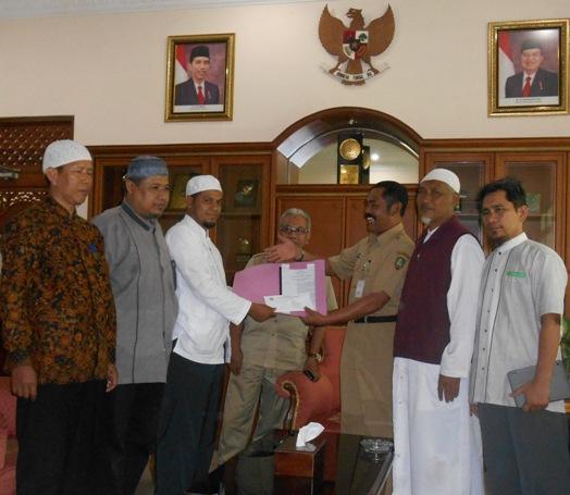 Ust. Iim Ba'asyir Pimpin Delegasi DSKS Tagih Janji Walikota untuk Solo Bebas Miras