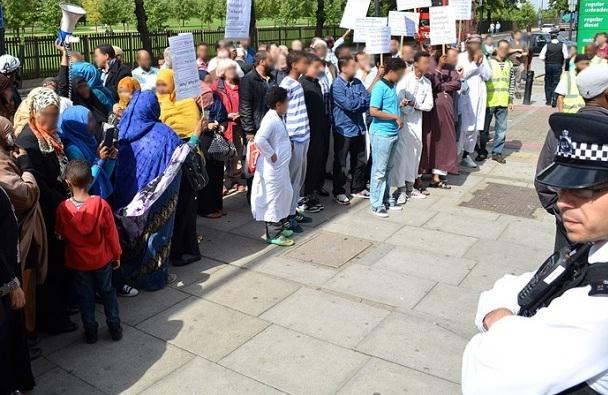 Diskriminasi dan Marjinalisasi Alasan Muslim Inggris Pergi Berjihad ke Irak dan Suriah