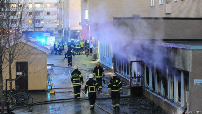 Ratusan Orang di Swedia Berdemo Kecam Pembakaran Masjid di Eskilstuna