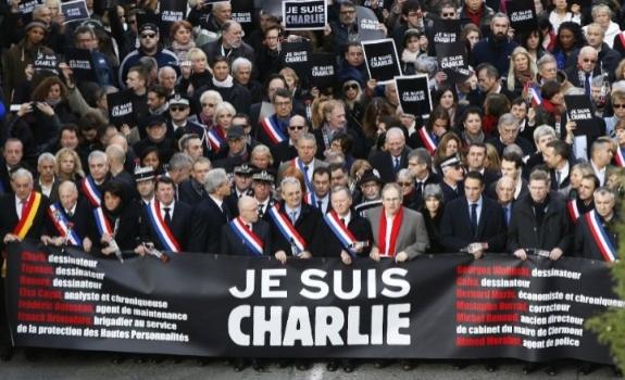 Kasus Charlie Hebdo: Hiprokitme Barat dan Urgensi Penegakan Khilafah
