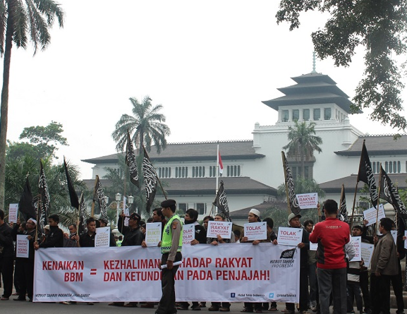Kenaikan BBM Bukti Alam Indonesia Dikuasai Kapitalis 