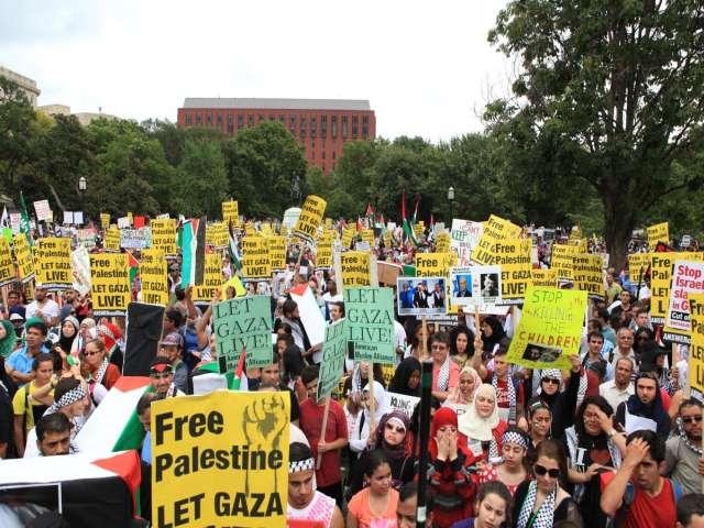 Ribuan Demonstran Menentang Agresi Israel di Depan Gedung Putih