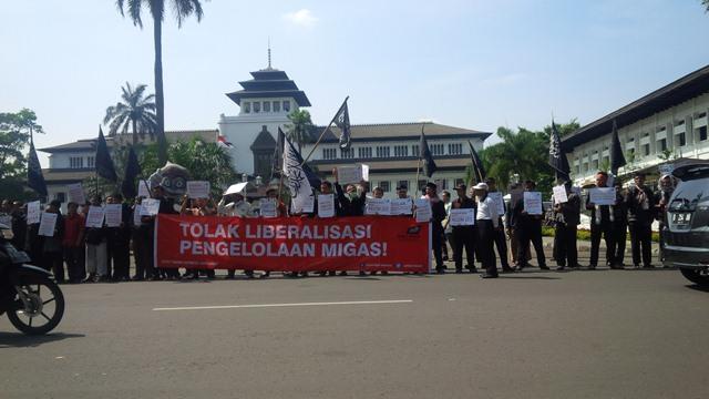 Warga Jabar Dukung Sikap HTI Menolak Kebijakan Rezim Jokowi Menaikan Harga BBM