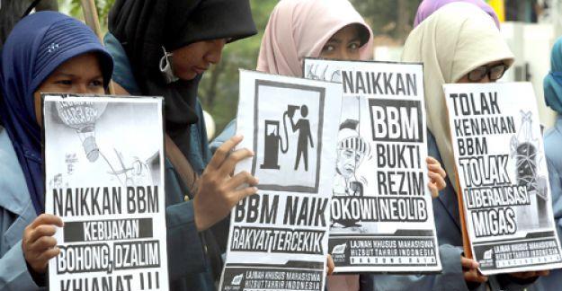 Tolak Kenaikan Harga BBM, LKM HTI Gelar Aksi di Depan Gedung DPRD Bandung
