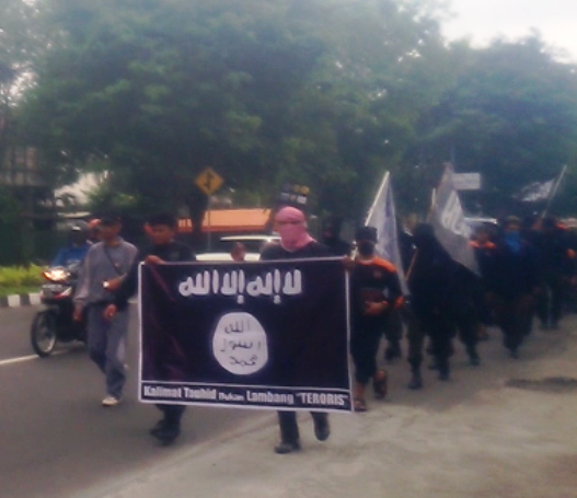 Long March Laskar Islam Soloraya Tolak Tuduhan Teroris terhadap Lambang Tauhid