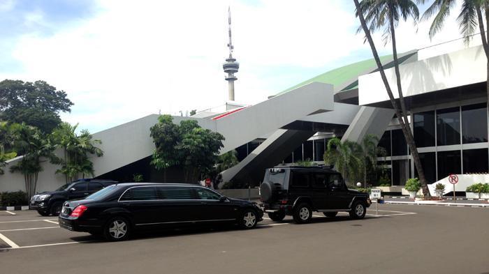 Fadli Zon Bingung, Kok Jokowi Pakai Mercedes Benz Limousine, Duitnya Darimana?
