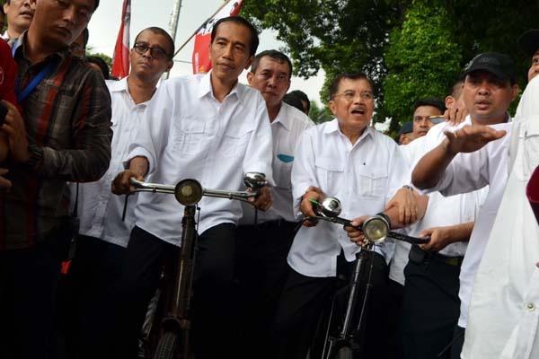 Krisis Politik-Ekonomi Menyebabkan Jokowi Akan Terguling Dari Kekuasaannya