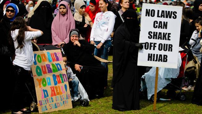 Australia Batalkan Rencana Kontroversial Pemisahan Wanita Berniqab di Parlemen