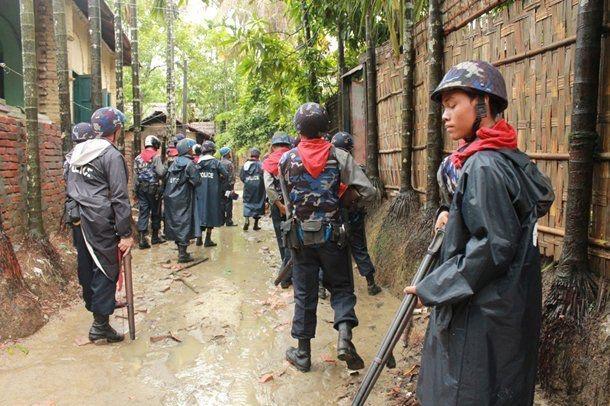 Polisi Myanmar Tangkap dan Siksa 3 Muslim Rohingya Tanpa Alasan