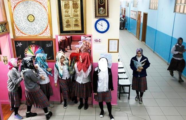 Turki Cabut Larangan Jilbab di Sekolah