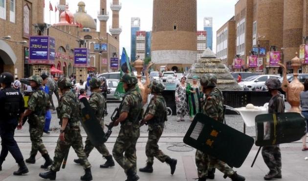Rezim Komunis Cina Mengekskusi Delapan Muslim Uighur