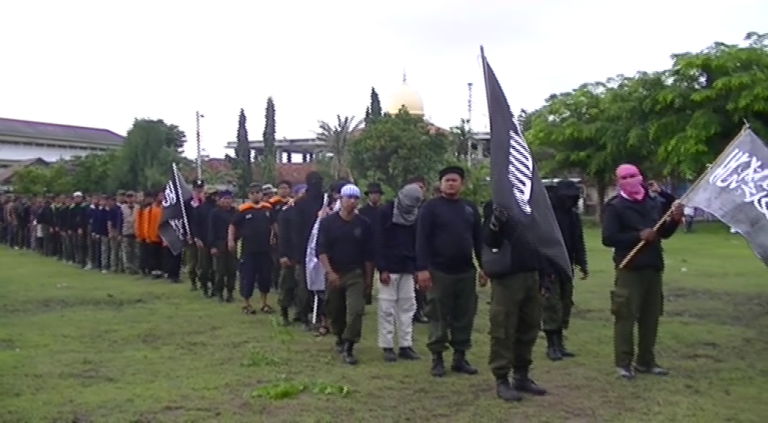 Aparat Siapkan Panser Amankan Long March Laskar Islam Soloraya