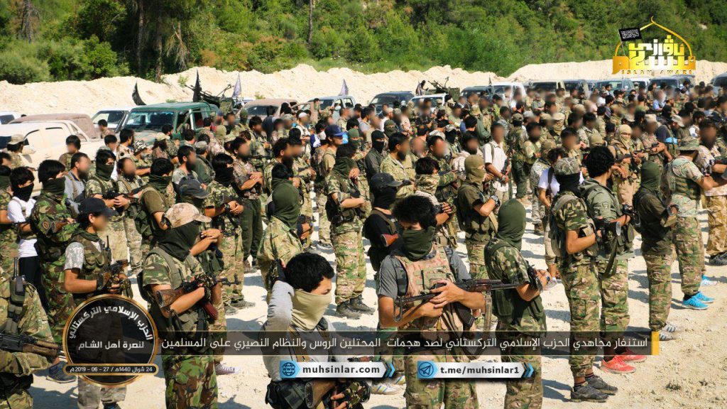 TIP Kirim Sejumlah Besar Bala Bantuan ke Front-front di Timur Laut Latakia dan Dataran Al-Ghaab