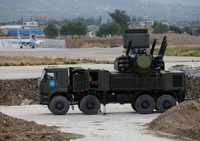 Perwira Militer UEA Latih Pasukan Haftar Gunakan Sistem Pertahanan Udara Rusia Pantsir-S1