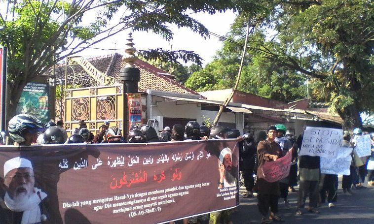 Demo Peduli Muslim Rohingya di Kota Laskar Islam, Solo