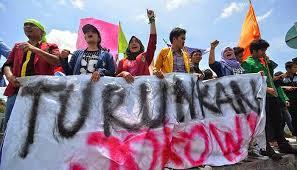 Mahasiswa, Buruh, hingga PKL Menuntut Jokowi Mundur dari Kursi Presiden