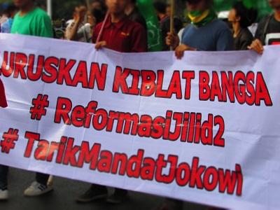 Jokowi Diminta Turun karena Dianggap Tidak Paham Kiblat Bangsa