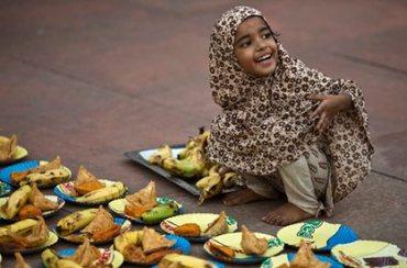 Keutamaan Sedekah 'Jamuan Makan' di Ramadhan