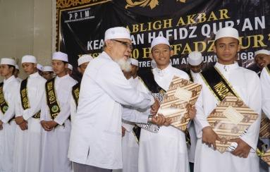 Pondok Ngruki Wisuda 53 Santri Penghafal Al-Qur'an 