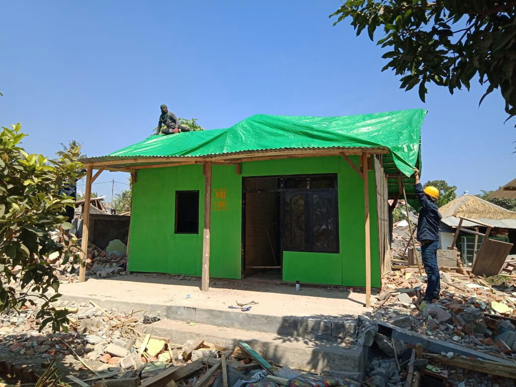 Rumah Hunian Sementara untuk Penyintas Gempa Lombok