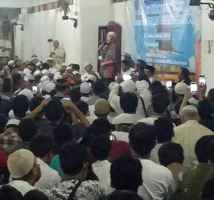 Dilarang di Masjid IPB, Kajian Felix Siauw Pindah ke Masjid UIKA