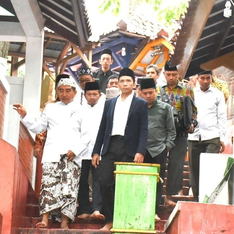 TGB Ziarahi Makam Sunan Gunung Jati