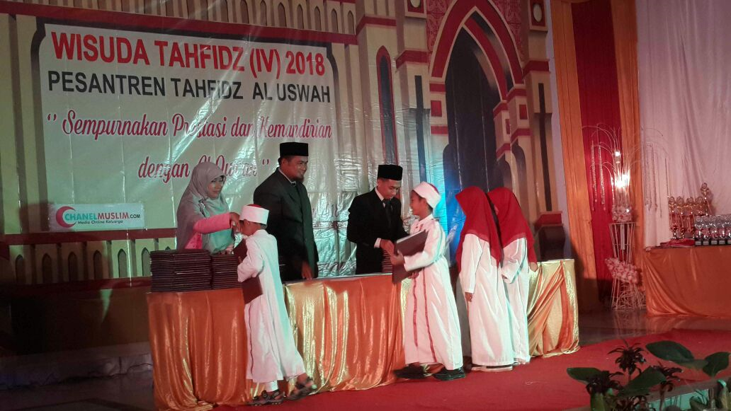 Ratusan Santri Ikuti Prosesi Wisuda Tahfizh Al Uswah Cianjur