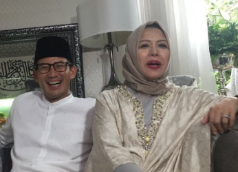 [VIDEO] Istri Sandiaga Uno Donasikan Tas Mewah Rp. 70 Juta untuk Gempa Lombok