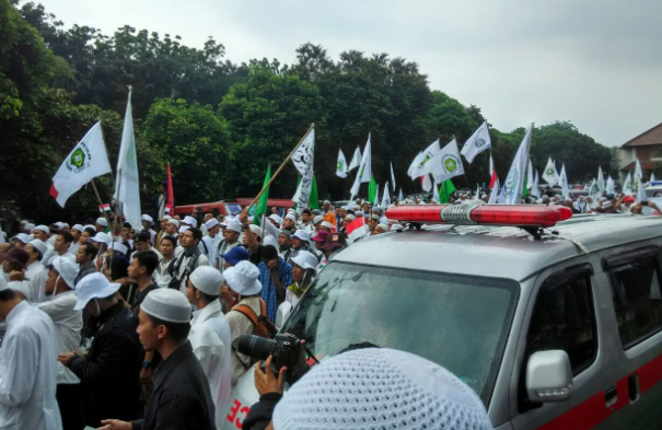 LIVE! Ribuan Umat Islam Kota Bekasi Demo Penjarakan Ahok